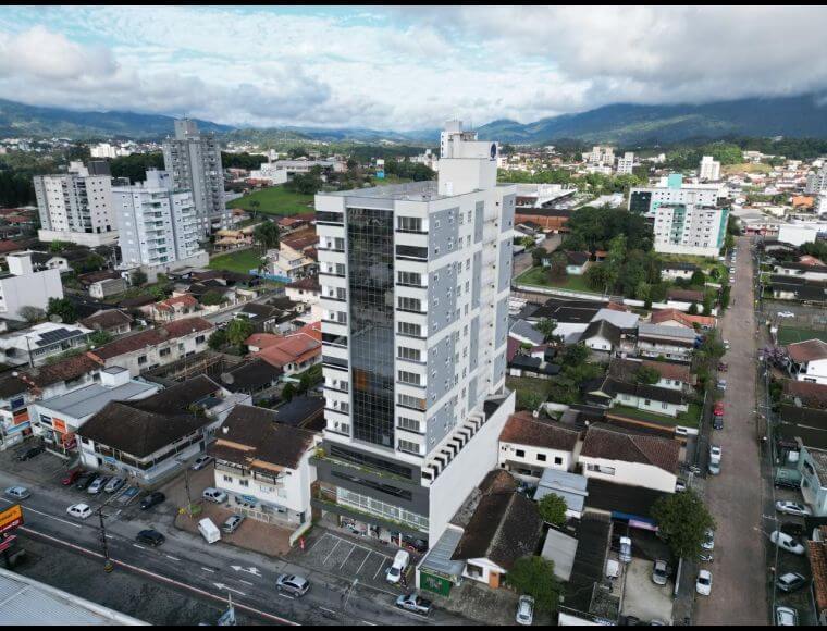 Imagens de casa que o Djonathan Frontorio Corretor de Imóveis vende em Indaial, Santa Catarina, Brasil