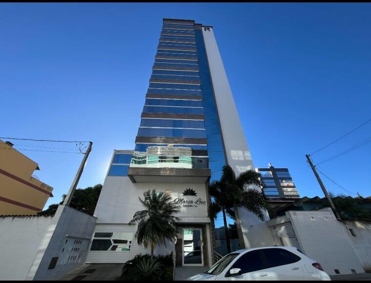 Imagens de casa que o Djonathan Frontorio Corretor de Imóveis vende em Indaial, Santa Catarina, Brasil